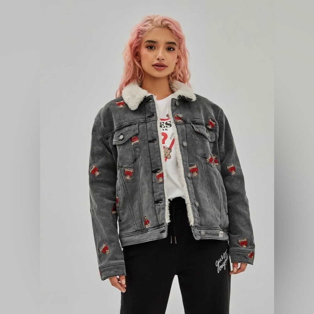 VINTAGE ORIGINAL GUESS
ᴅᴇɴɪᴍ ᴊᴀᴄᴋᴇᴛ, ʙʀᴀɴᴅ :ɢᴜᴇꜱꜱ, ꜱɪᴢᴇ: ᴍ ᴄᴏʟᴏʀ:ɢʀᴀʏ,ʀᴇᴅ, ᴡʜɪᴛᴇ
